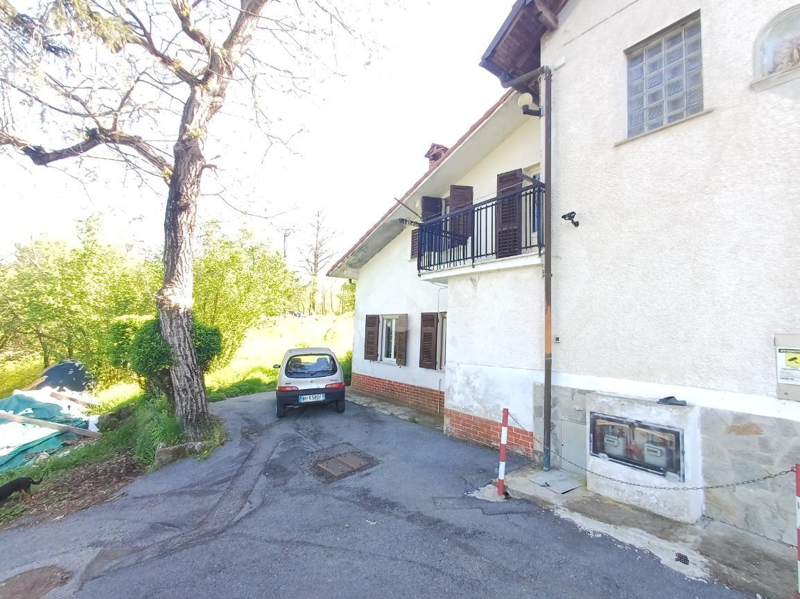 Casa indipendente in vendita a Savignone