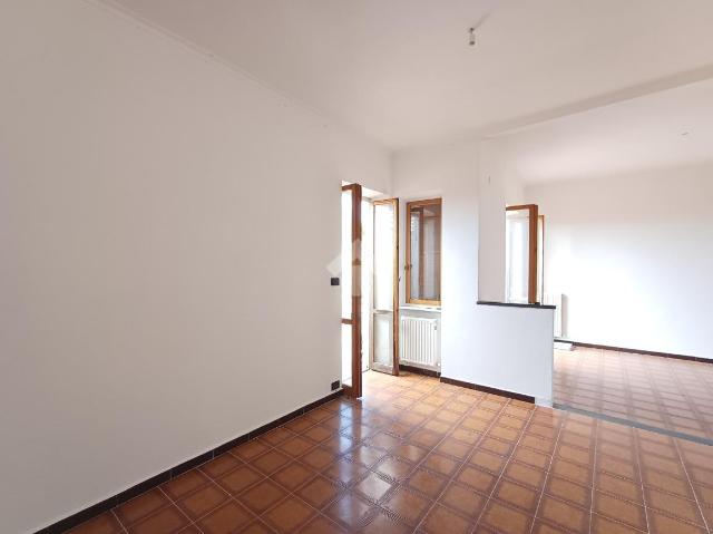 3-room flat in Via Gen. Francesco Strata, Savignone - Photo 1