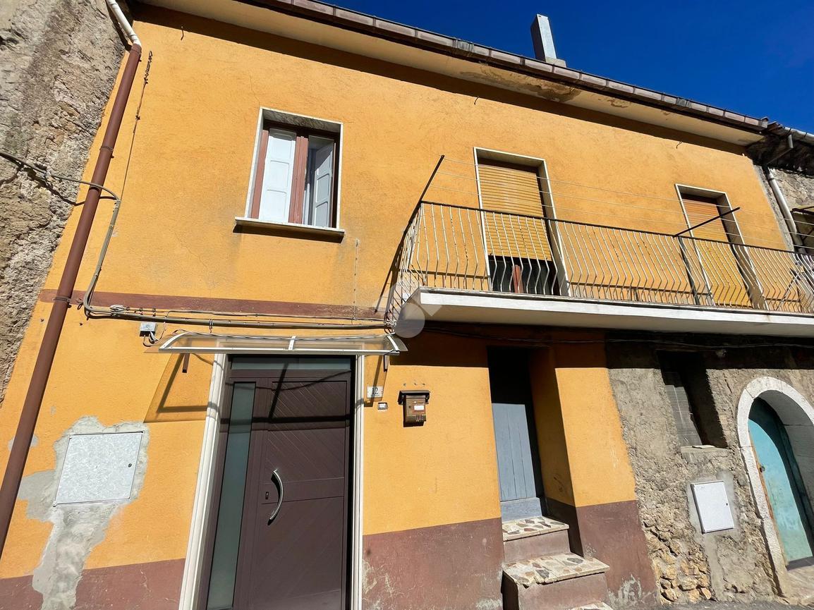 Casa indipendente in vendita a Chiusano Di San Domenico