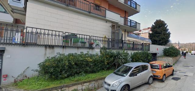 Garage or car box in Via Salvatore Pescatori 137, Avellino - Photo 1