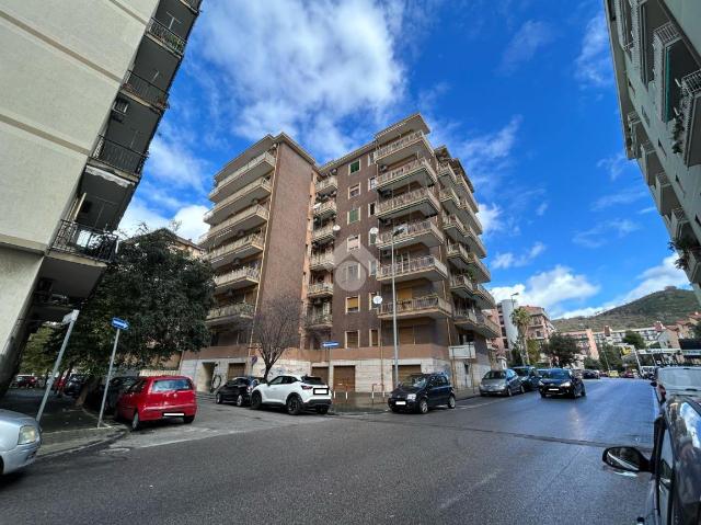 Appartamento in Via Beniamino Freda 10, Salerno - Foto 1