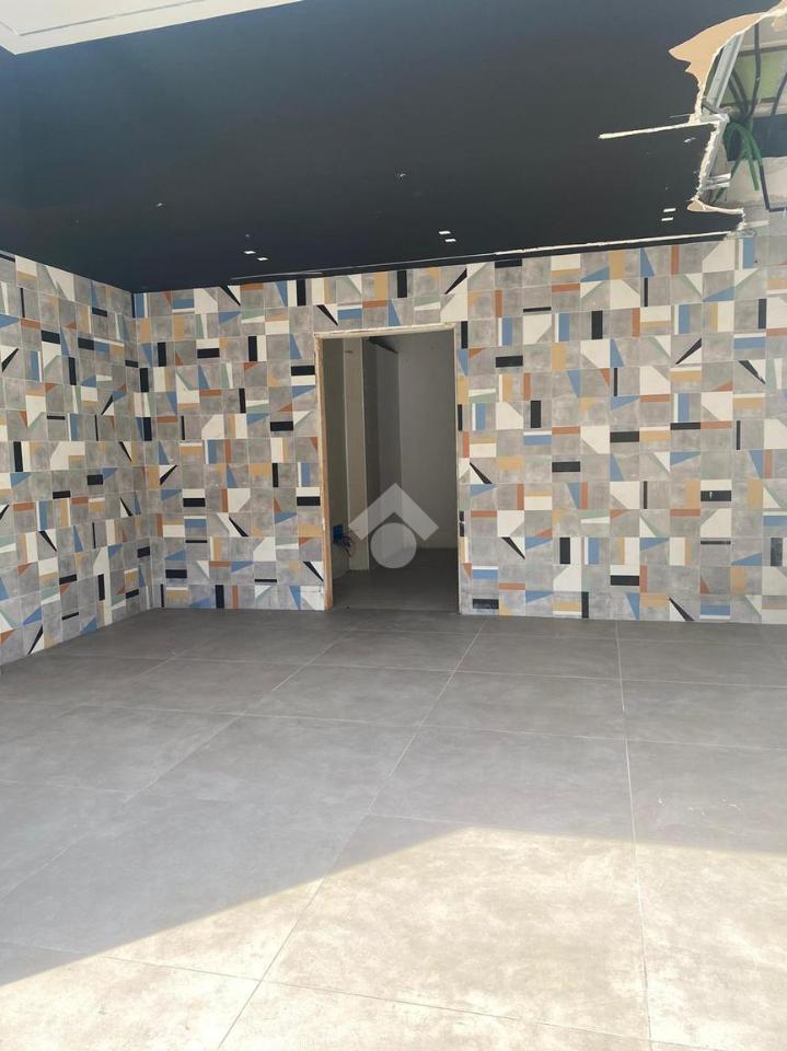 Negozio in Via Zanotti Bianco, Salerno, {3} - Foto 2