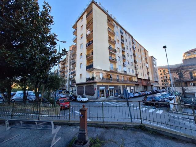 Trilocale in Via Vincenzo Gioberti 4, Savona - Foto 1