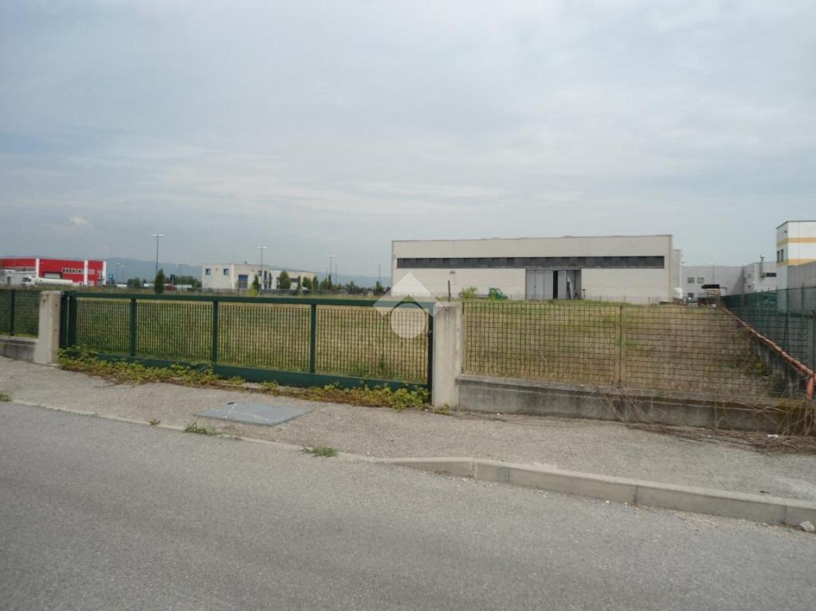 Terreno edificabile in vendita a Porto Mantovano