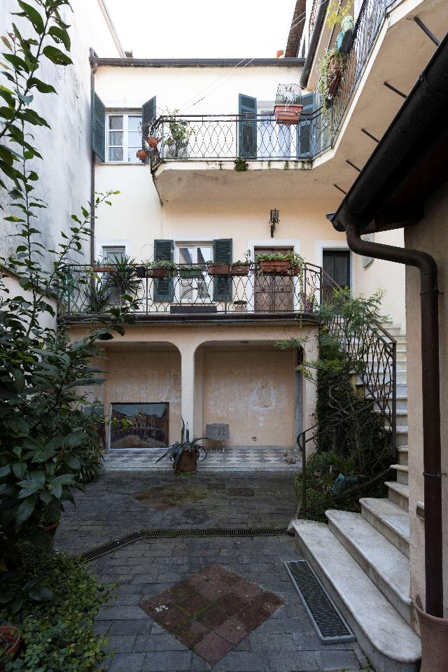 Villa bifamiliare in vendita a Sarzana