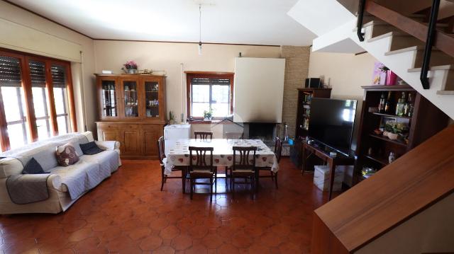 Villa in Via Parigi 24, Anzio - Foto 1