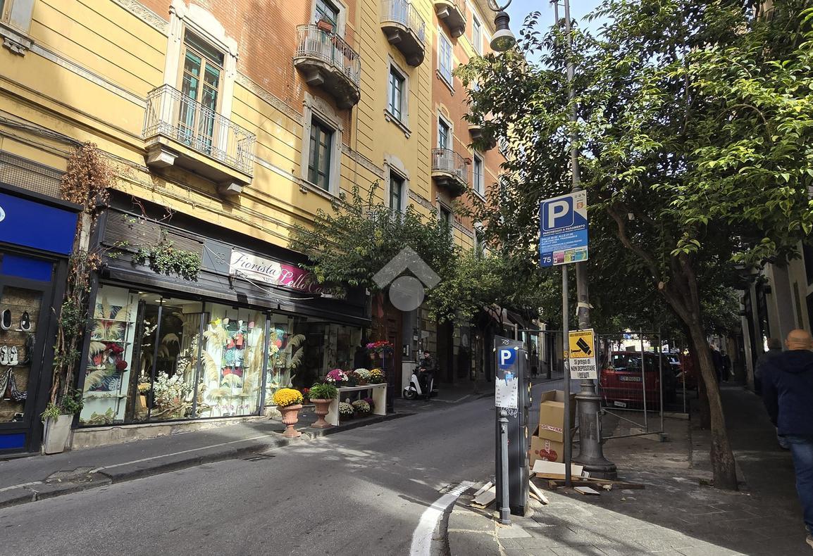Negozio in Via Francesco Paolo Volpe 37, Salerno, {3} - Foto 2