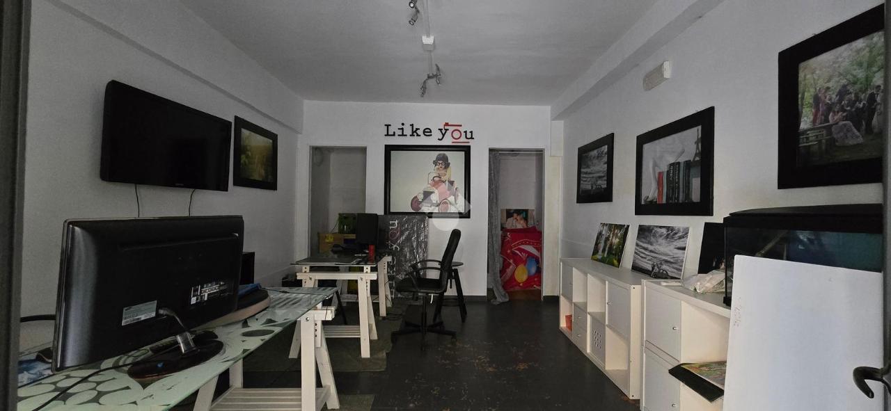 Negozio in Via Balzico 42, Salerno, {3} - Foto 1