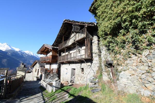 Country house or cottage in Frazione Domianaz, Châtillon - Photo 1