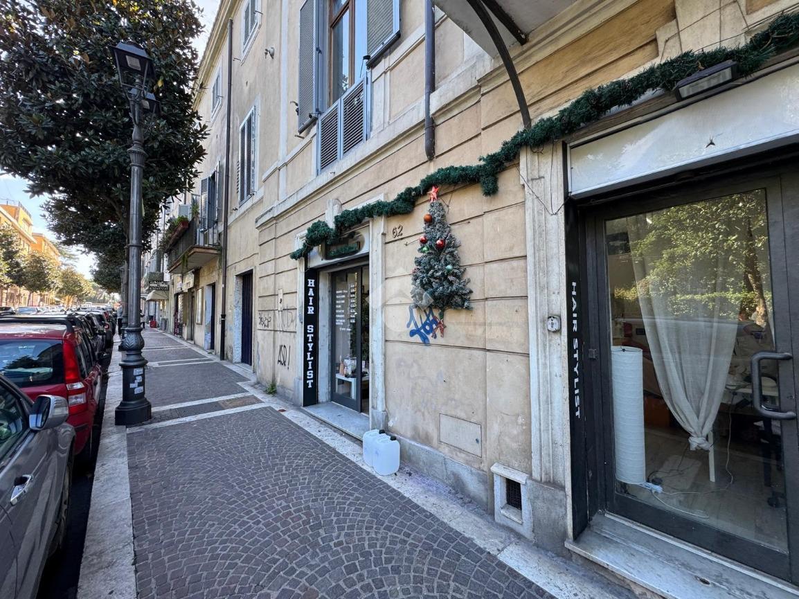 Negozio in Via Borgo Garibaldi, Albano Laziale, {3} - Foto 2