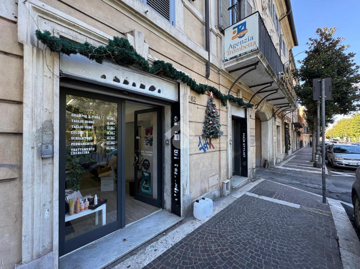 Negozio in Via Borgo Garibaldi, Albano Laziale, {3} - Foto 1