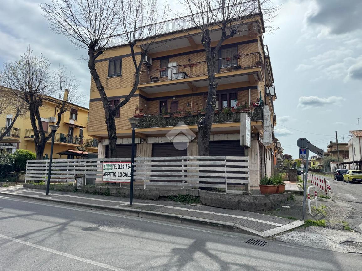 Negozio in Via del Mare 155, Albano Laziale, {3} - Foto 2