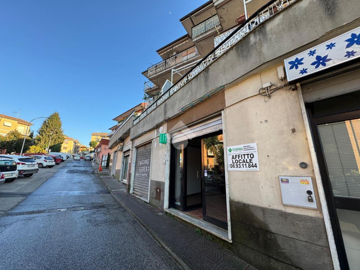 Negozio in Via Sardegna 29, Genzano Di Roma, {3} - Foto 2