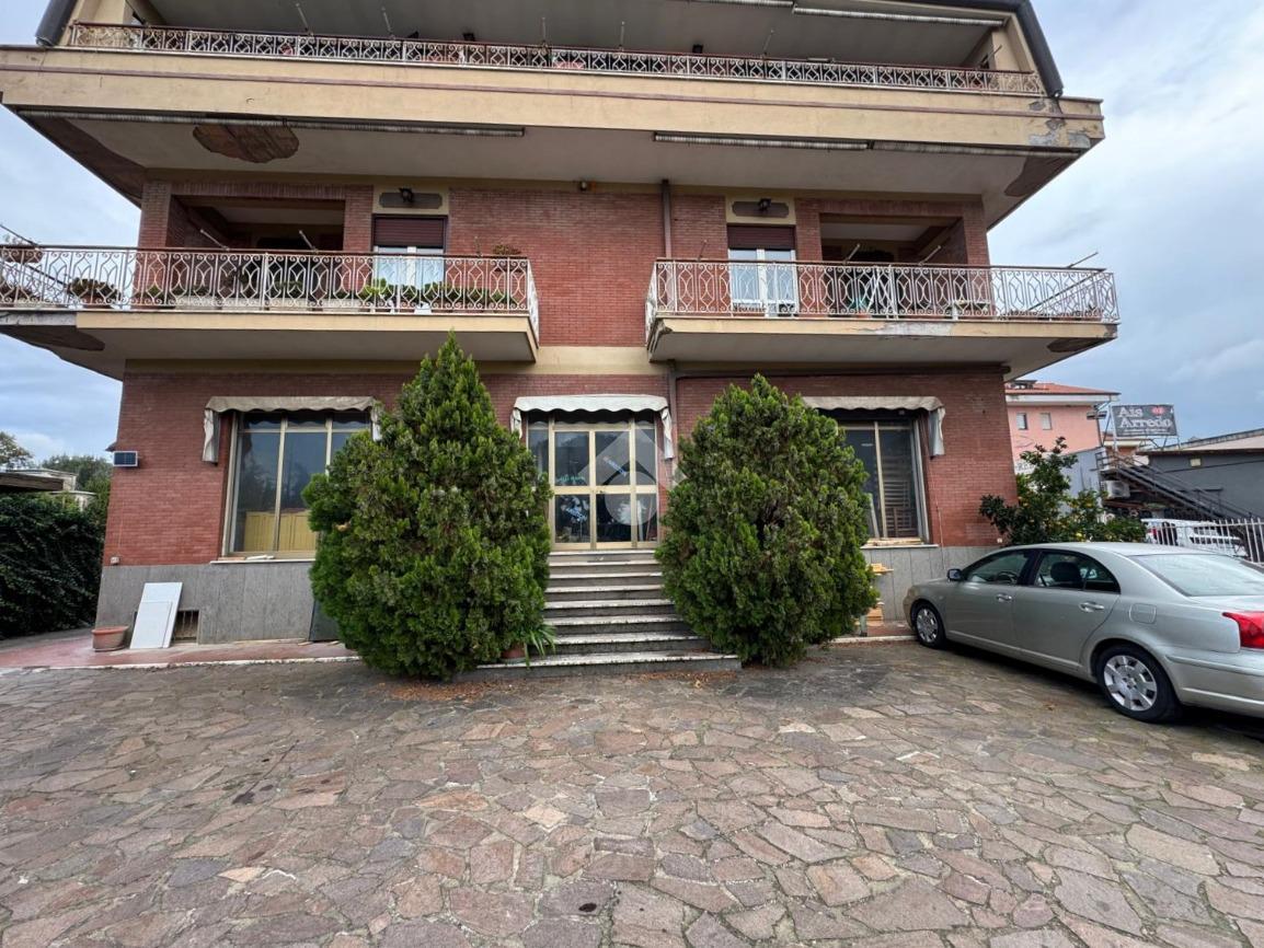 Ufficio in Via dei Pini 1, Castel Gandolfo, {3} - Foto 1