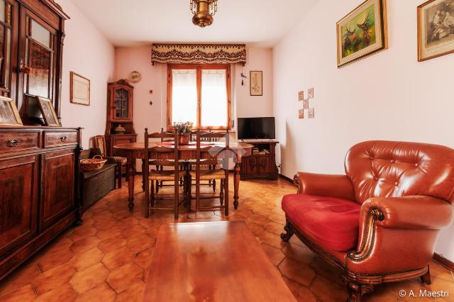 Vierzimmerwohnung in Viale Abetone 14, Città di Castello - Foto 1