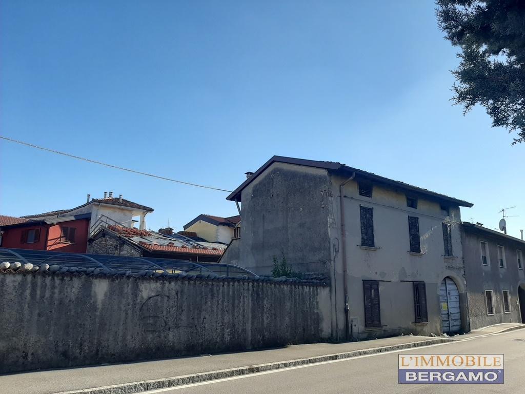 Terreno edificabile residenziale in vendita a Azzano San Paolo