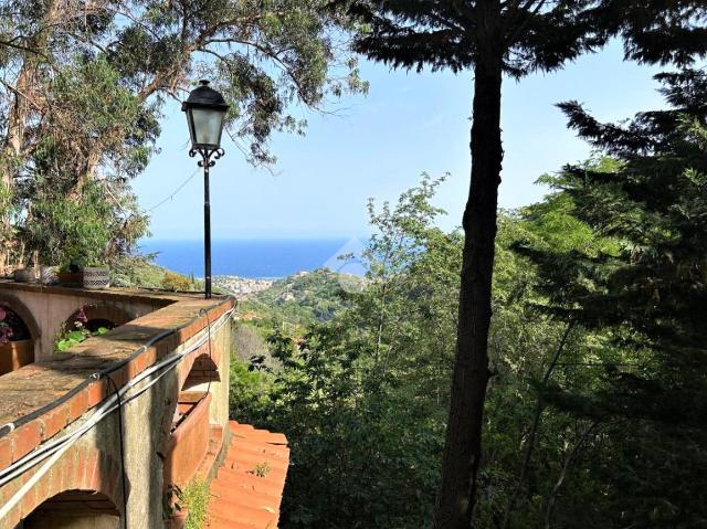 Villa in Strada Suseneo Superiore, Sanremo - Foto 1