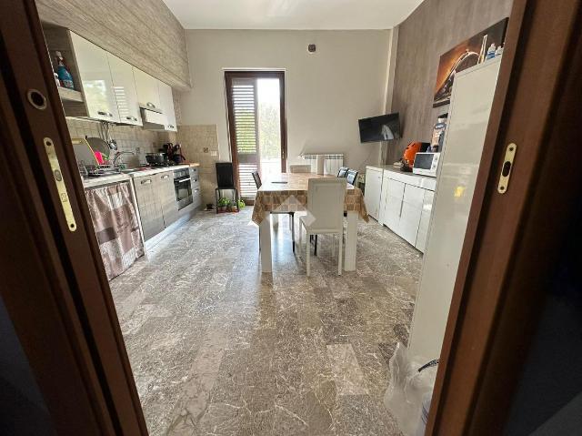 4-room flat in Via Cervinara 74, Montesarchio - Photo 1