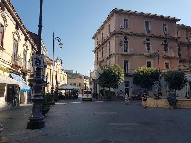 Quadrilocale in Piazza Giovanni Amendola 19, Nocera Inferiore - Foto 1