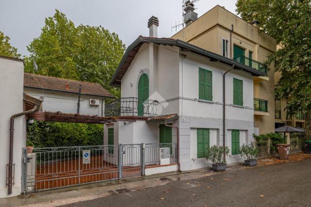 Mansion in Viale Marconi 11, Cervia - Photo 1