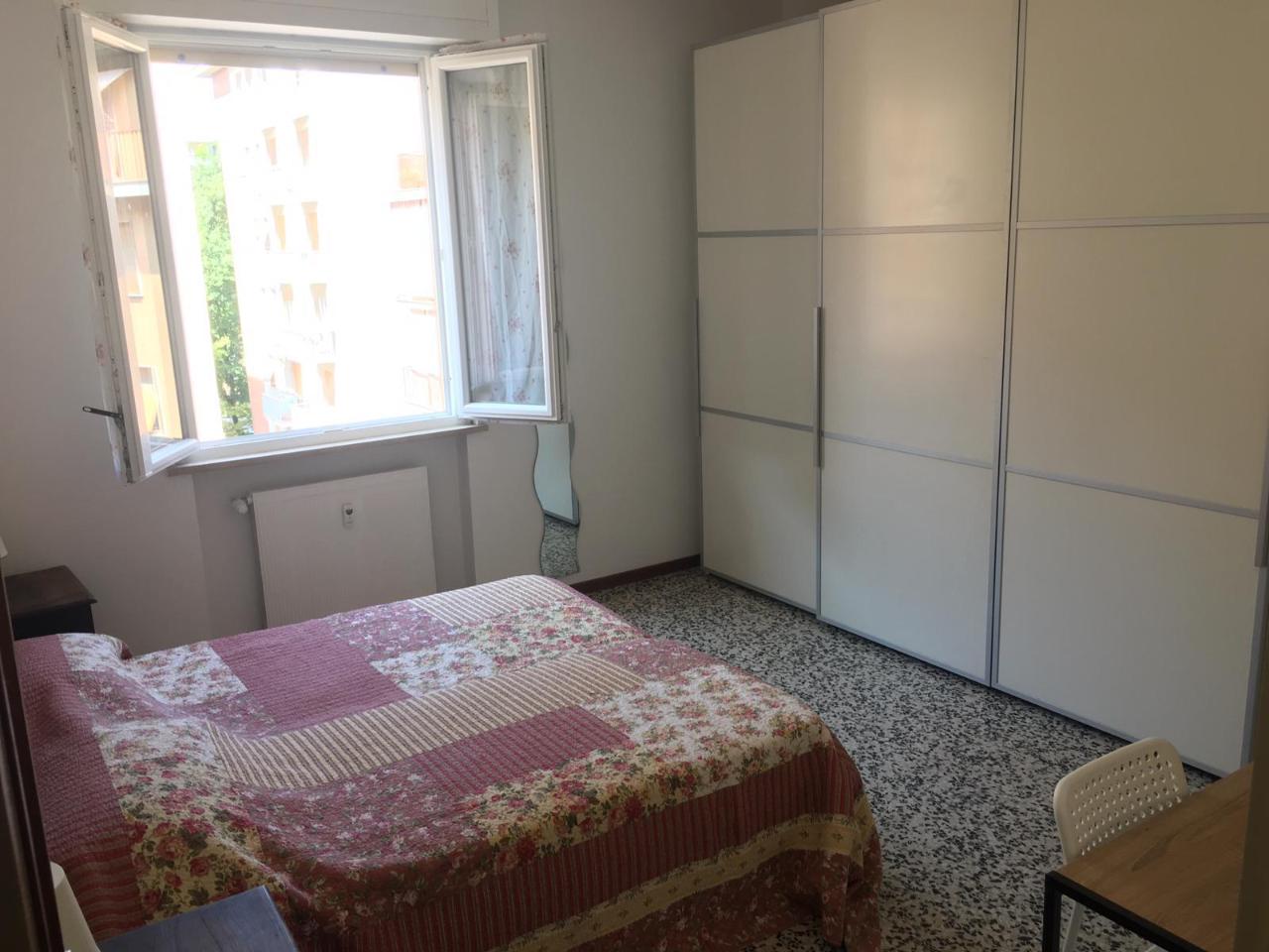 Stanza in appartamento in affitto a Parma