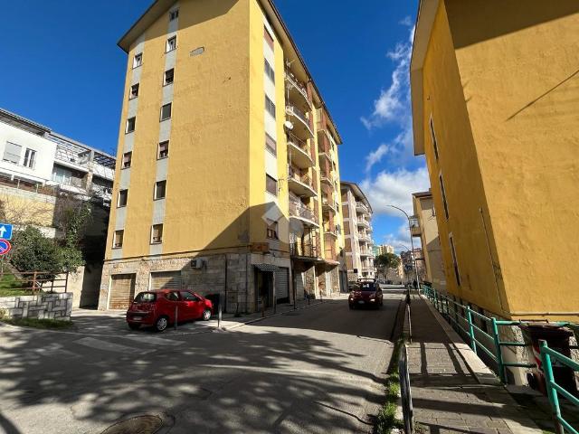 Vierzimmerwohnung in Via Torraca 81, Potenza - Foto 1