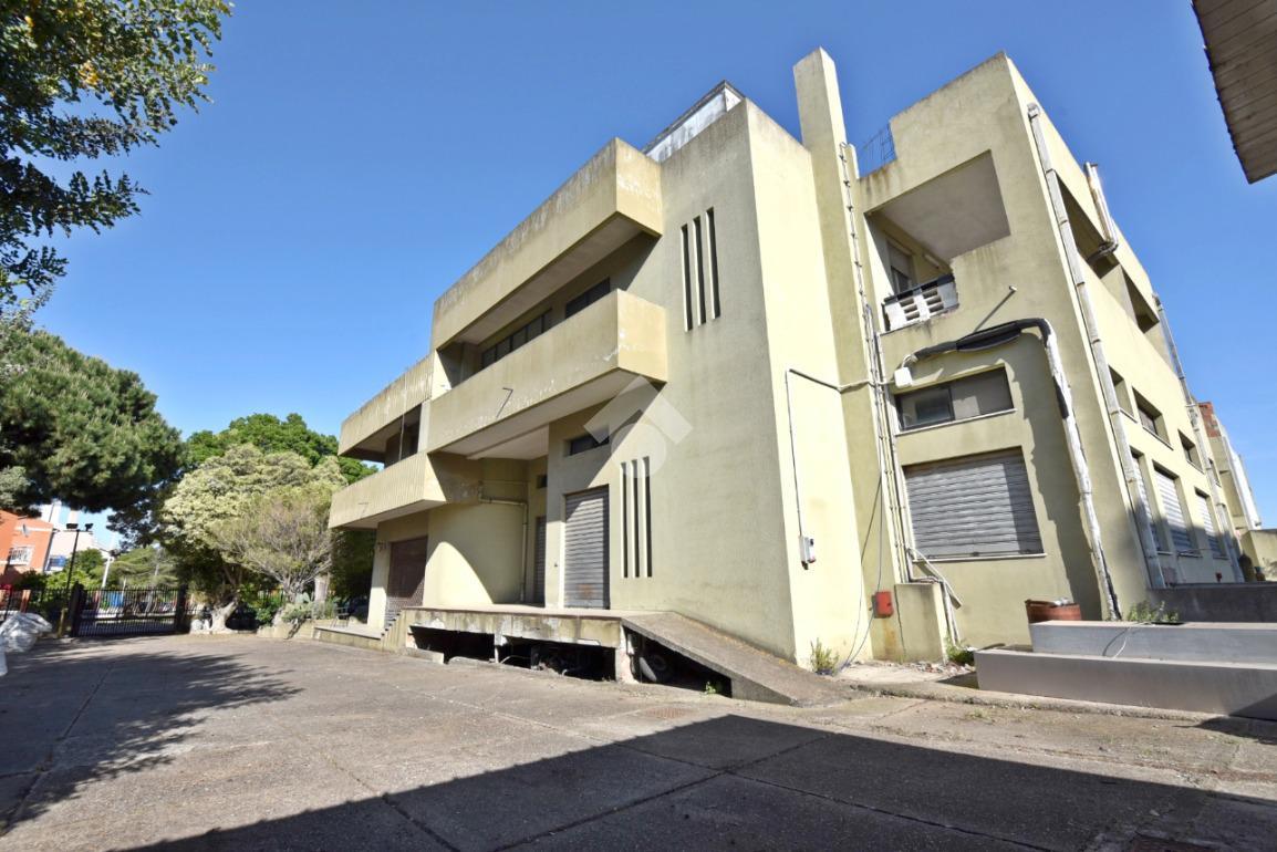 Capannone in Via dei Tigli 10, Cagliari - Foto 1