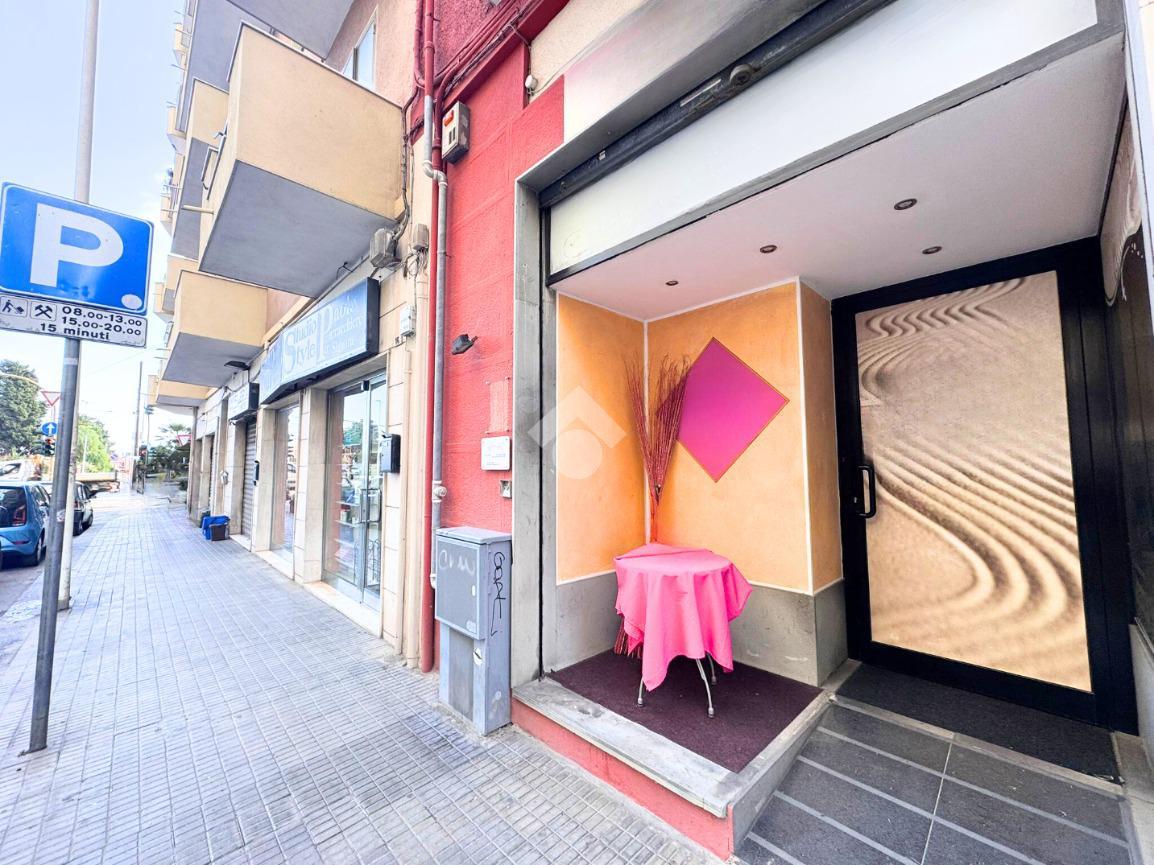 Negozio in Via Pietro Cavaro 18, Cagliari, {3} - Foto 2