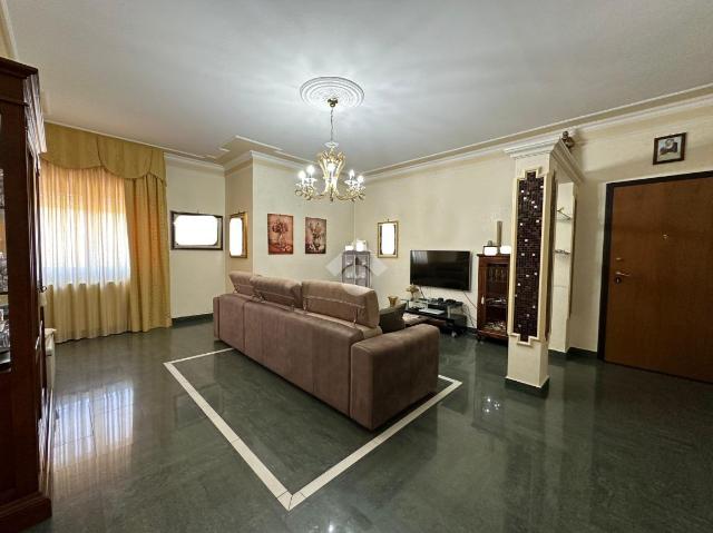 4-room flat in Via Filippine 1, Crotone - Photo 1