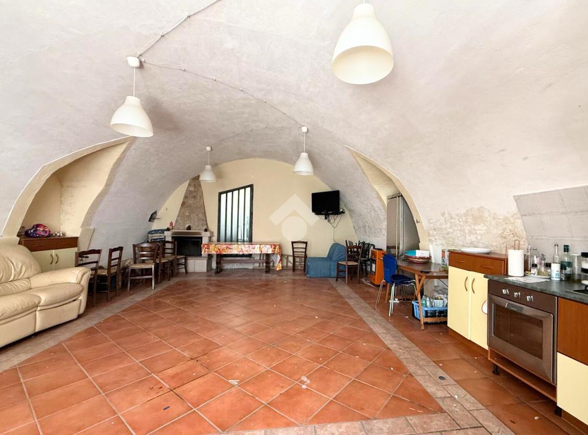 Negozio in Via Umberto Fraccareta 77, San Severo, {3} - Foto 1
