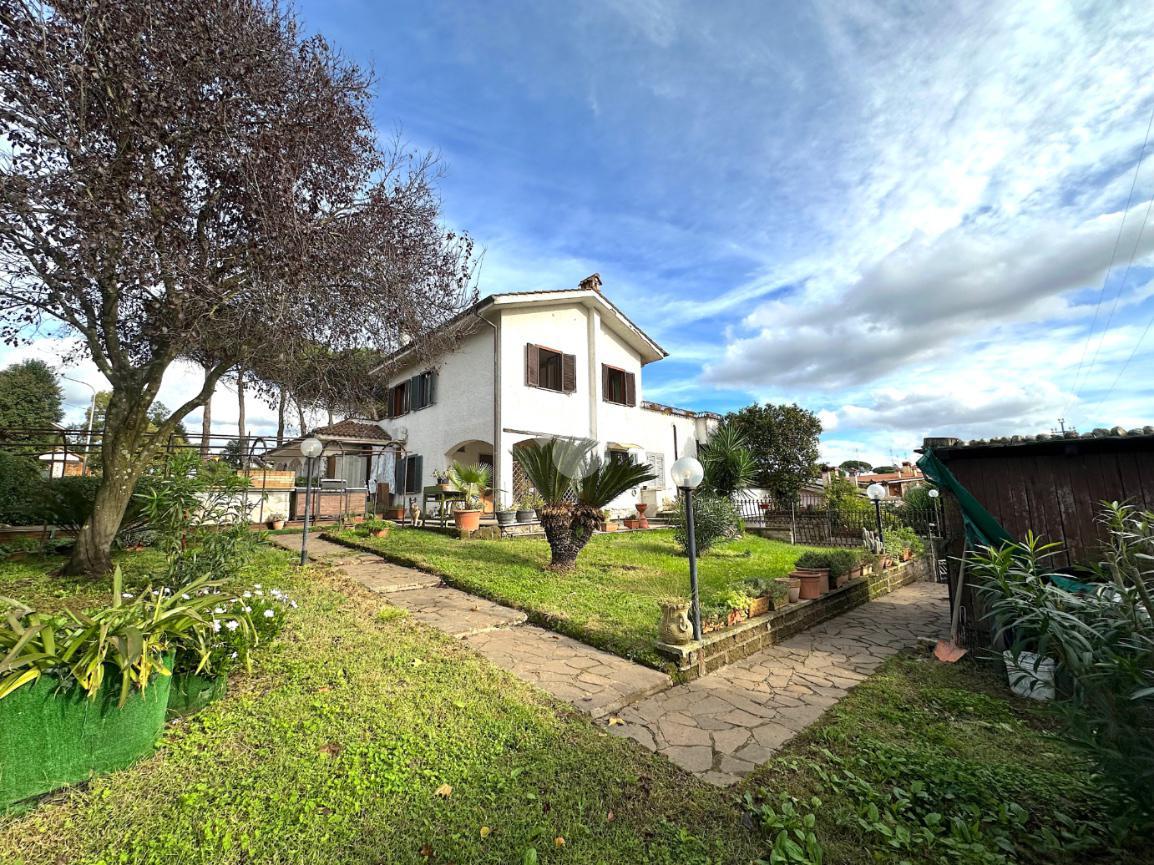 Villa in vendita a Genzano Di Roma