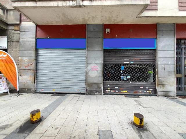 Geschäft in Via Dante di Nanni 112, Torino - Foto 1