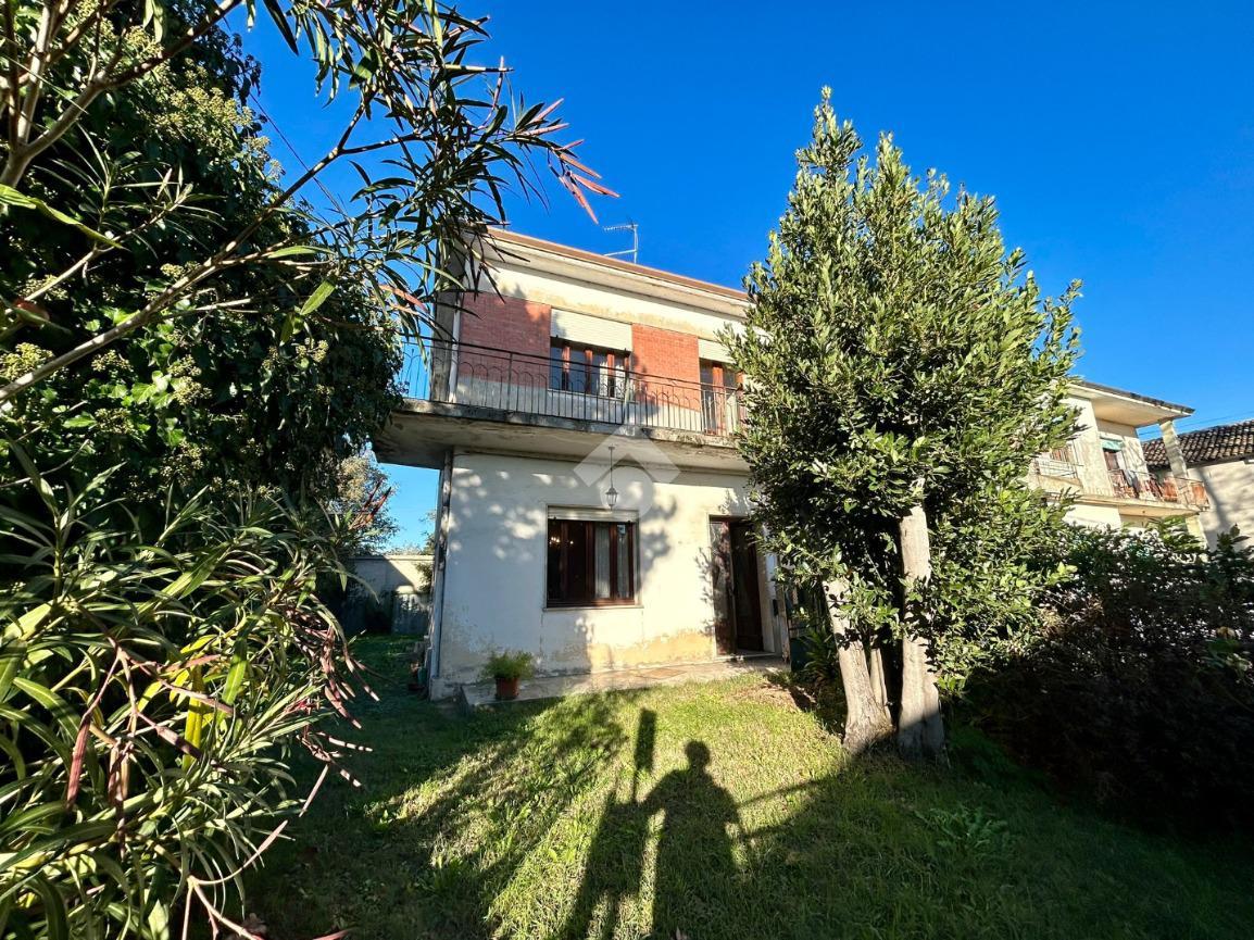 Casa indipendente in vendita a Rovigo