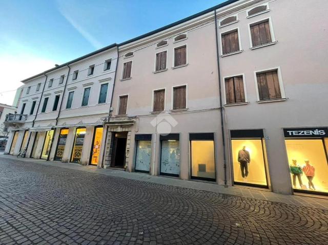 Trilocale in Via Cesare Battisti 9, Rovigo - Foto 1