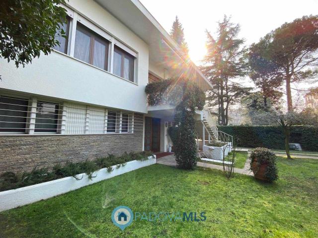 Mansion in Viale Mazzini, Abano Terme - Photo 1