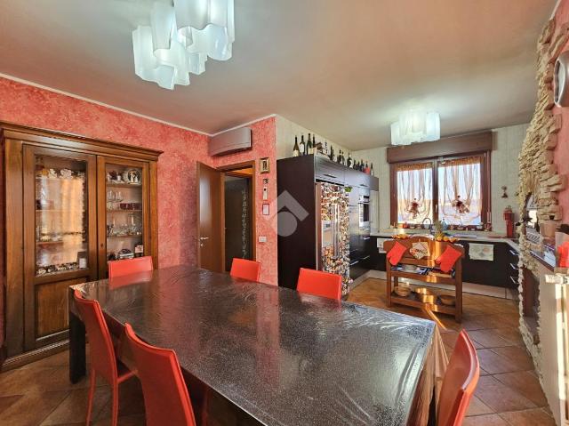 4-room flat in Via Nazario Sauro 9, Vanzago - Photo 1