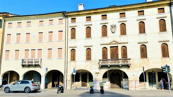 Negozio in Piazza Giorgione, Castelfranco Veneto, {3} - Foto 2