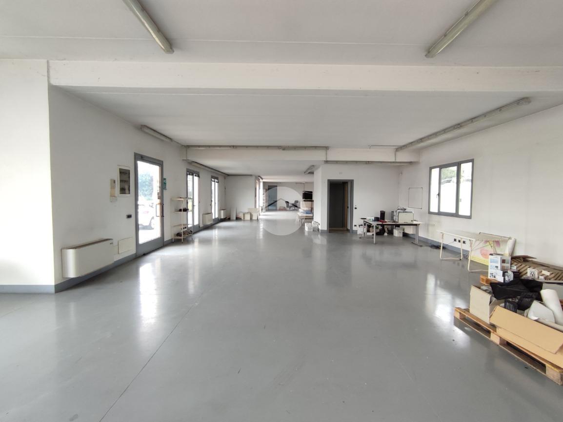 Capannone in Via Labirinto 296, Brescia, {3} - Foto 2