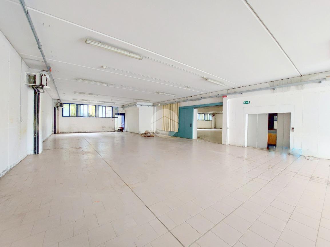 Negozio in Via Europa 14, Monticelli Brusati, {3} - Foto 2