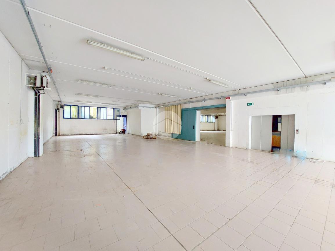 Magazzino in Via Europa 14, Monticelli Brusati, {3} - Foto 2