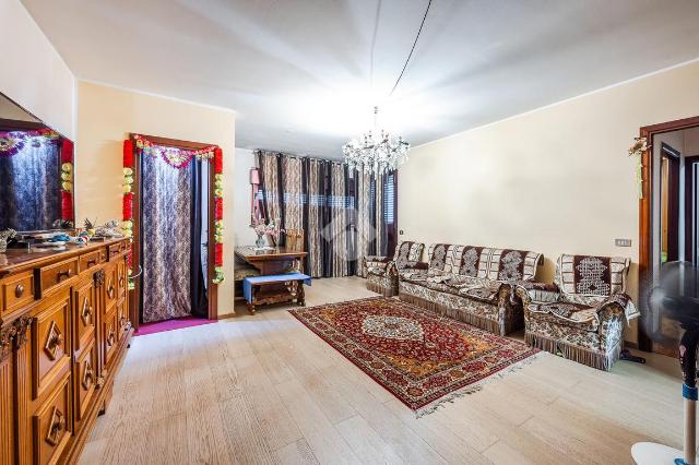 4-room flat in Viale Podgora 1, Sant'Ilario d'Enza - Photo 1