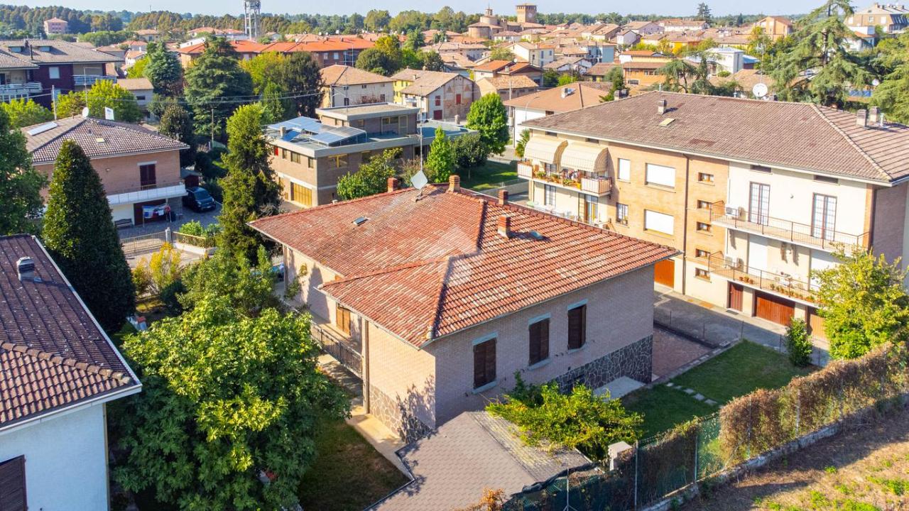 Villa in vendita a Montecchio Emilia