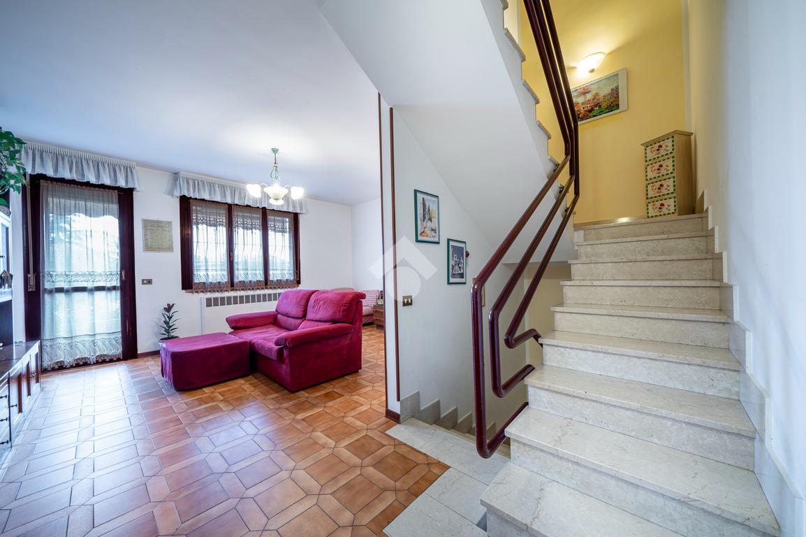 Villa a schiera in vendita a Montecchio Emilia