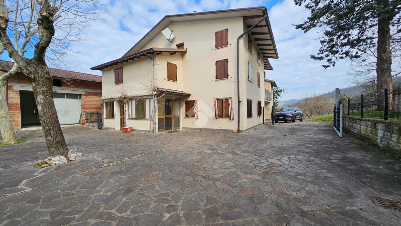 Casa indipendente in vendita a Canossa