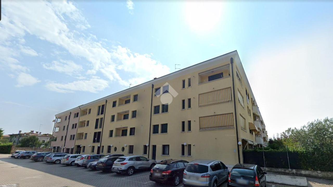 Negozio in Negozio Via Roma 4, Montebelluna - Foto 1