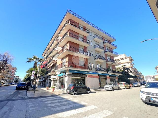 Trilocale in Via del Mare 185, San Benedetto del Tronto - Foto 1