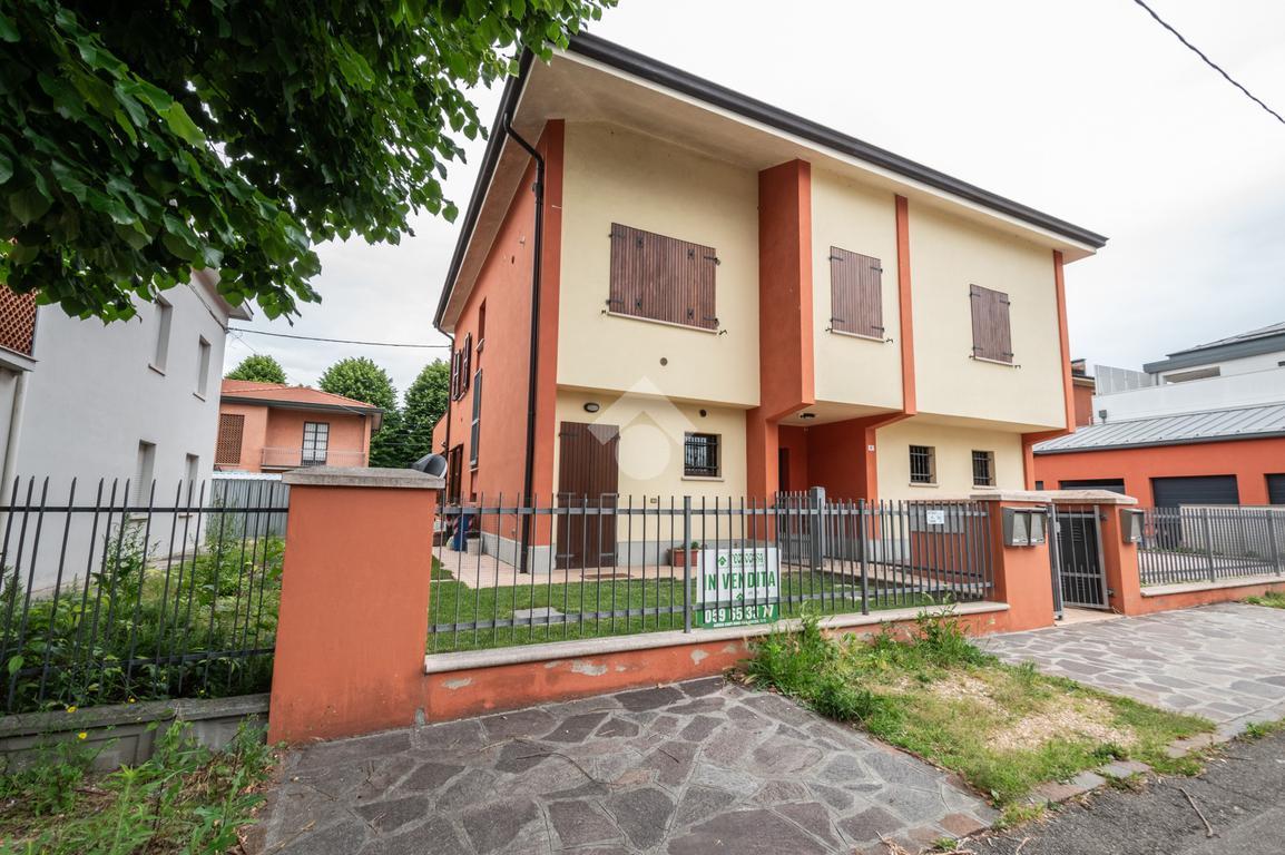 Villa a schiera in vendita a Novi Di Modena