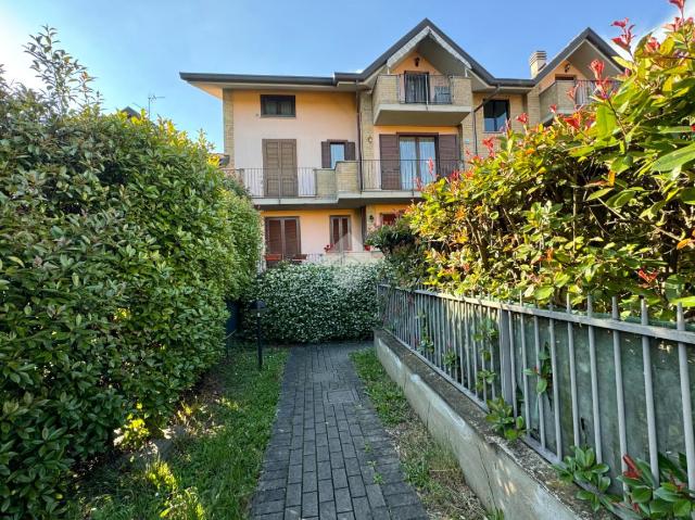 3-room flat in Via Luigi Pirandello 68, Cislago - Photo 1