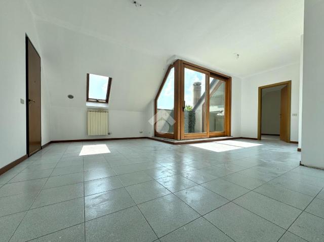 3-room flat in Via a. da Giussano 63, Rescaldina - Photo 1