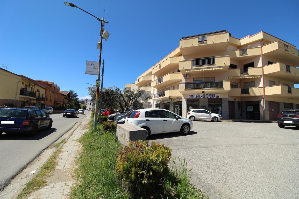 Magazzino in Via Via G. Verdi 1, Montalto Uffugo - Foto 1